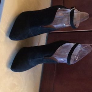 Enzo Angiolini blk heels